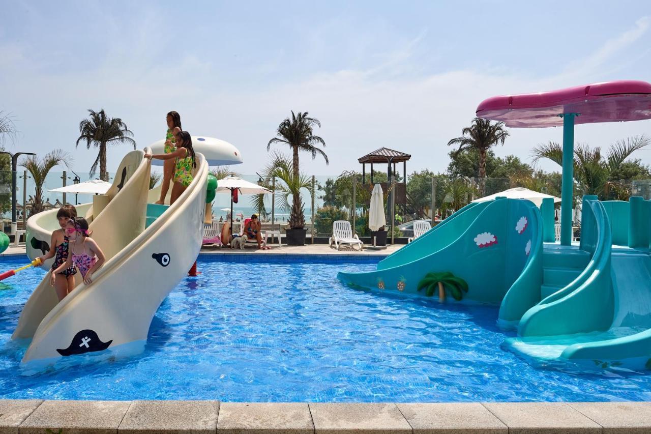 Coral Aparthotel Pool & Spa Mamaia Nord ナボダリ エクステリア 写真